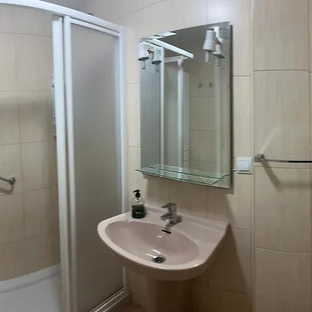 3 Pool אגוואדולסה